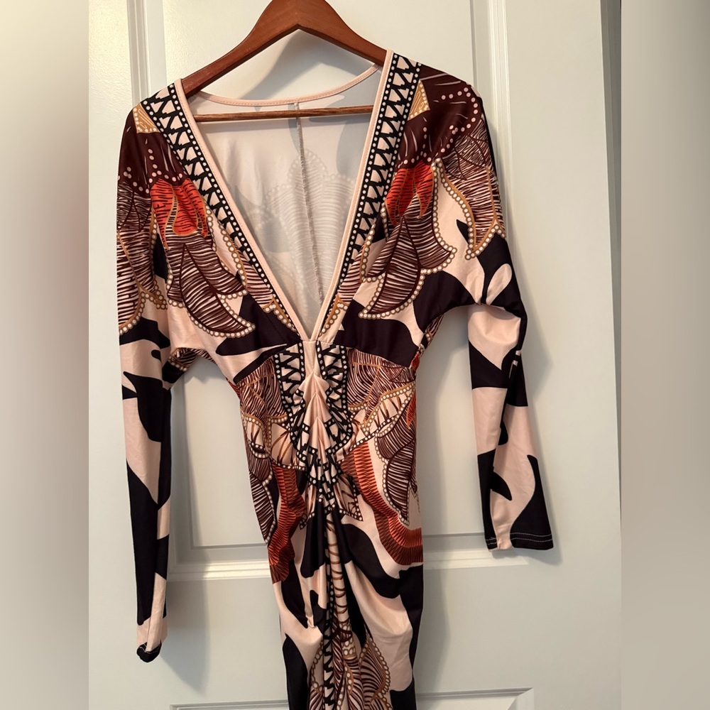 V-Neck Patterned Dress - Picture 7 of 7
